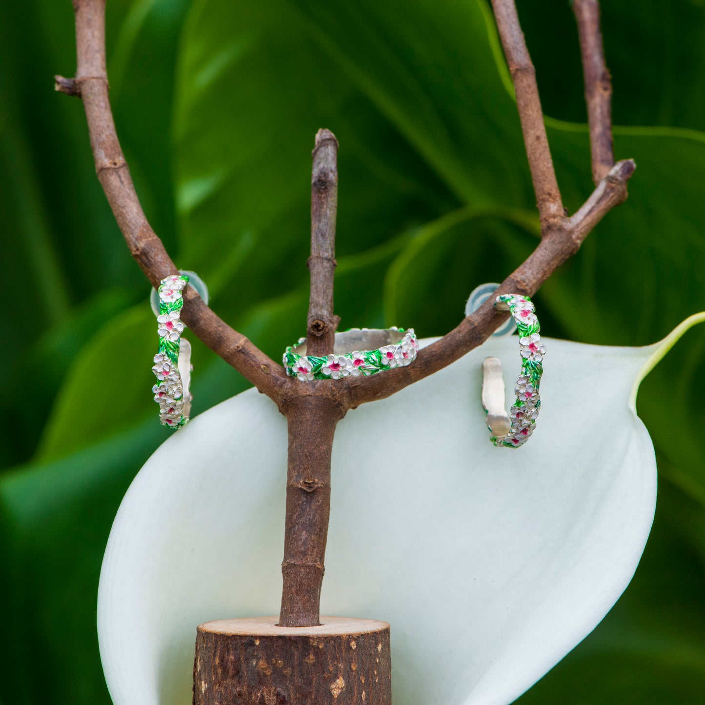 Manuka Ring Band