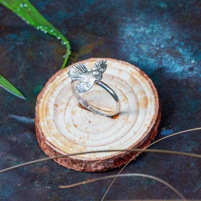 Piwakawaka / Fantail Ring - Gilded Kea Jewellery